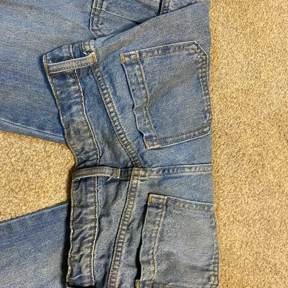 Old Navy High-Rise Baggy Wide-Leg Jeans - Picture 4 of 6